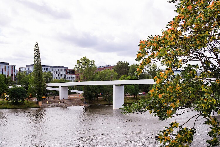 Karlín and Holešovice Now Connected by the Long-Awaited HolKa Bridge
